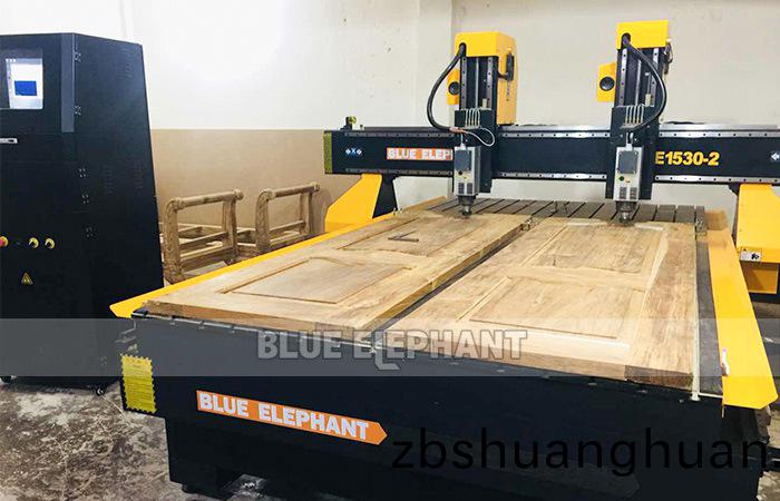雙(shuang)頭(tou)數控開料(liao)機(ji)（1）