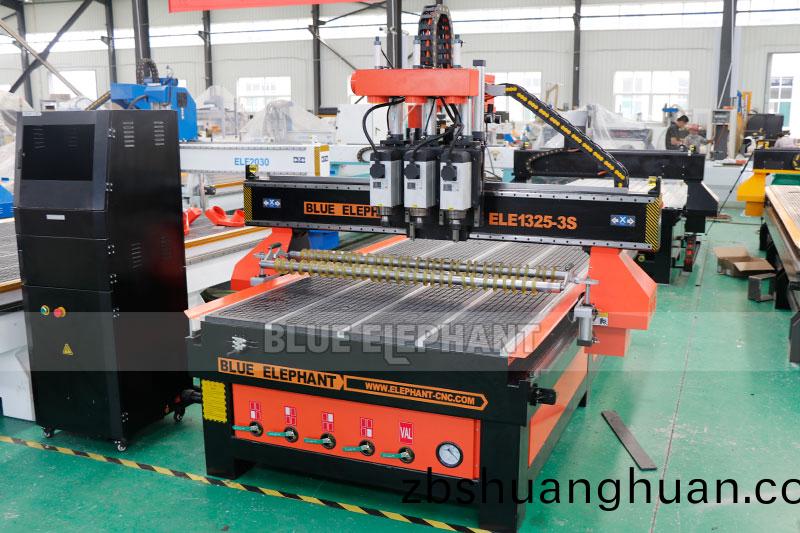 數(shu)控(kong)開(kai)料(liao)機