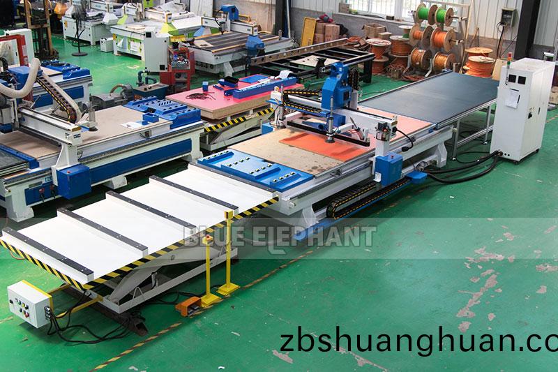 闆(ban)式(shi)傢(jia)具(ju)生(sheng)産線