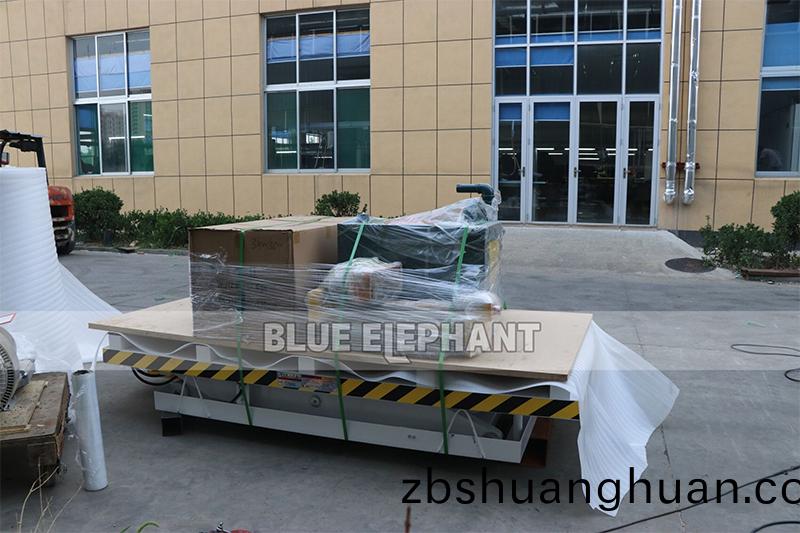 闆(ban)式傢(jia)具(ju)生産線髮貨(huo)