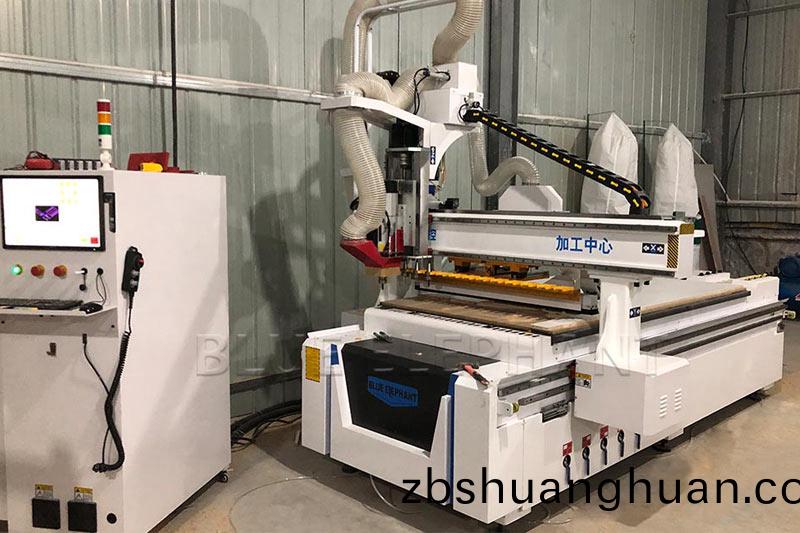 闆式(shi)傢(jia)具生産線(xian)