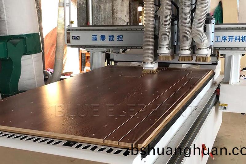 數(shu)控(kong)開(kai)料機