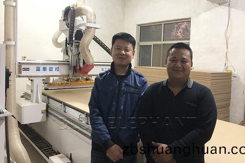 闆式(shi)傢(jia)具(ju)生産線(xian)