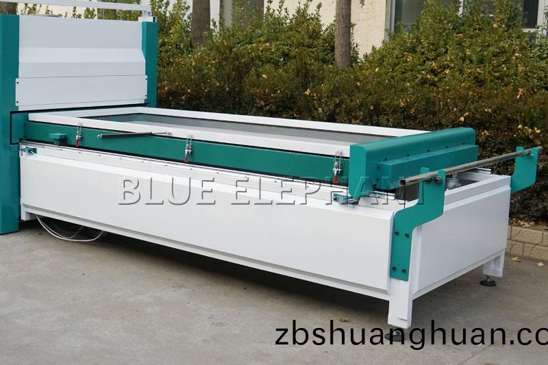 真(zhen)空(kong)覆(fu)膜(mo)機