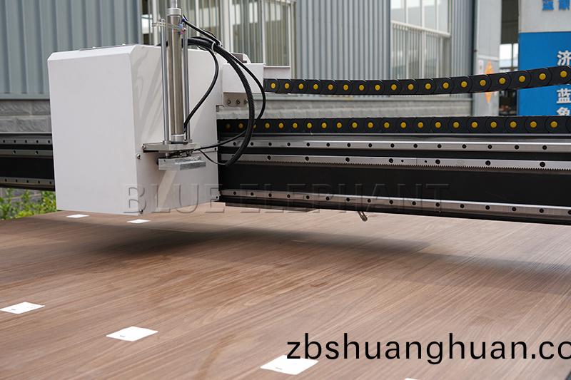 圓盤換(huan)刀(dao)加(jia)工中(zhong)心(xin)