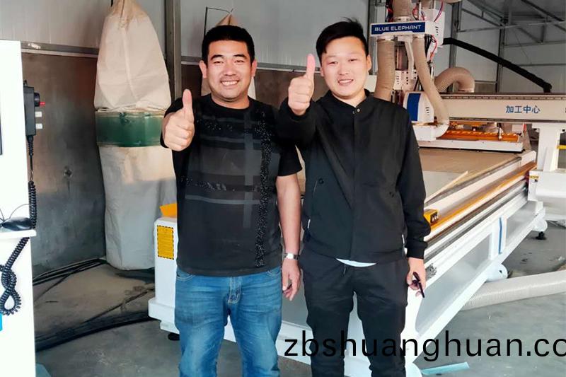 拉米(mi)諾(nuo)開料機