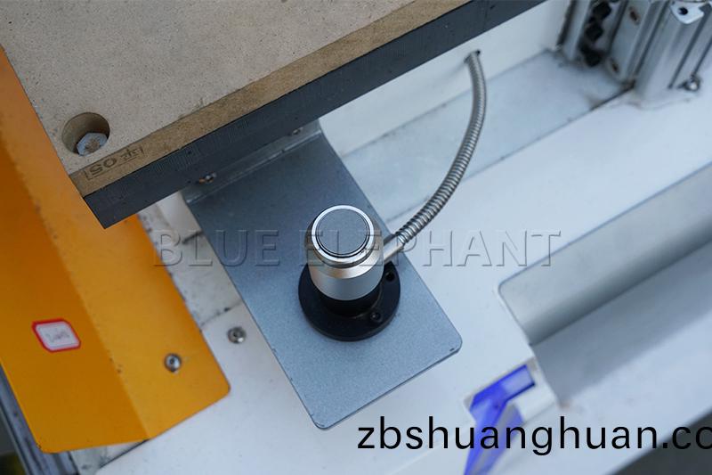 雙工(gong)位直(zhi)排加(jia)工(gong)中(zhong)心