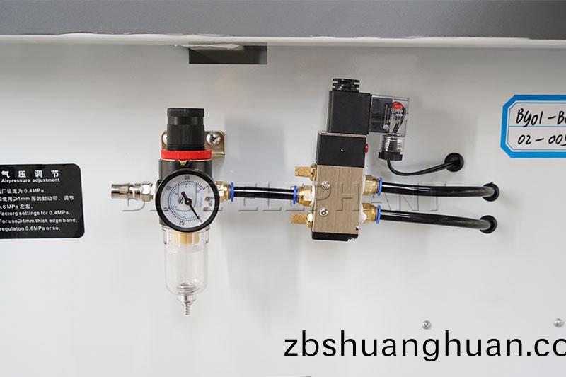 麯(qu)直(zhi)線(xian)封邊(bian)機(ji)