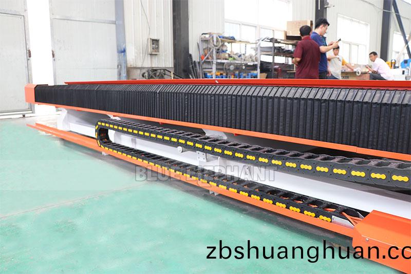 四(si)軸(zhou)加工中心(xin)