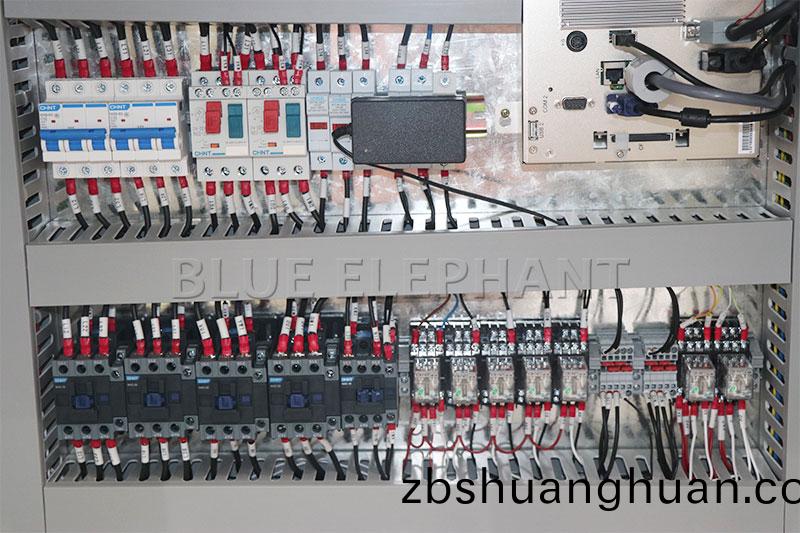 雙工位四(si)工(gong)序(xu)數(shu)控(kong)開料機(ji)